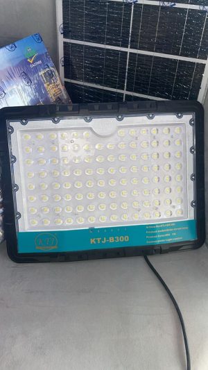 300W Outdoor/Indoor Solar Flood Light
