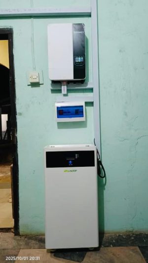 8kva Solar Inverter Package with 1 Lithium Battery & 12 Solar Panels