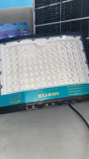 300W Outdoor/Indoor Solar Flood Light